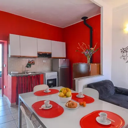 2 Bedroom Lovely In Дом отдыха