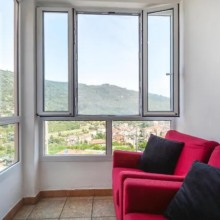 2 Bedroom Lovely In Дом отдыха *